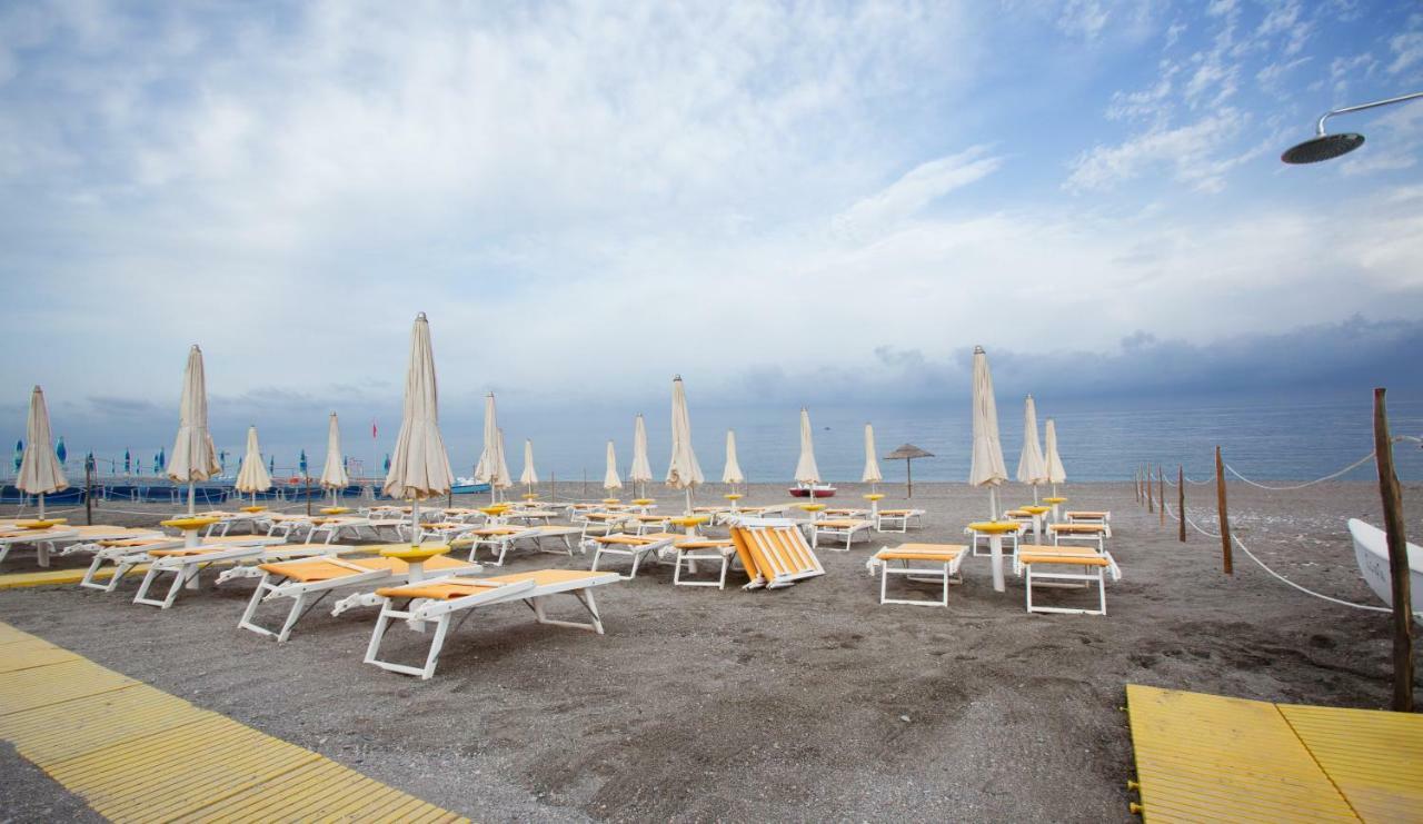 The Sea Rooms Letojanni Exterior photo